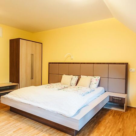 Dvorec Trebnik - Sobe Slovenske Konjice Exteriör bild