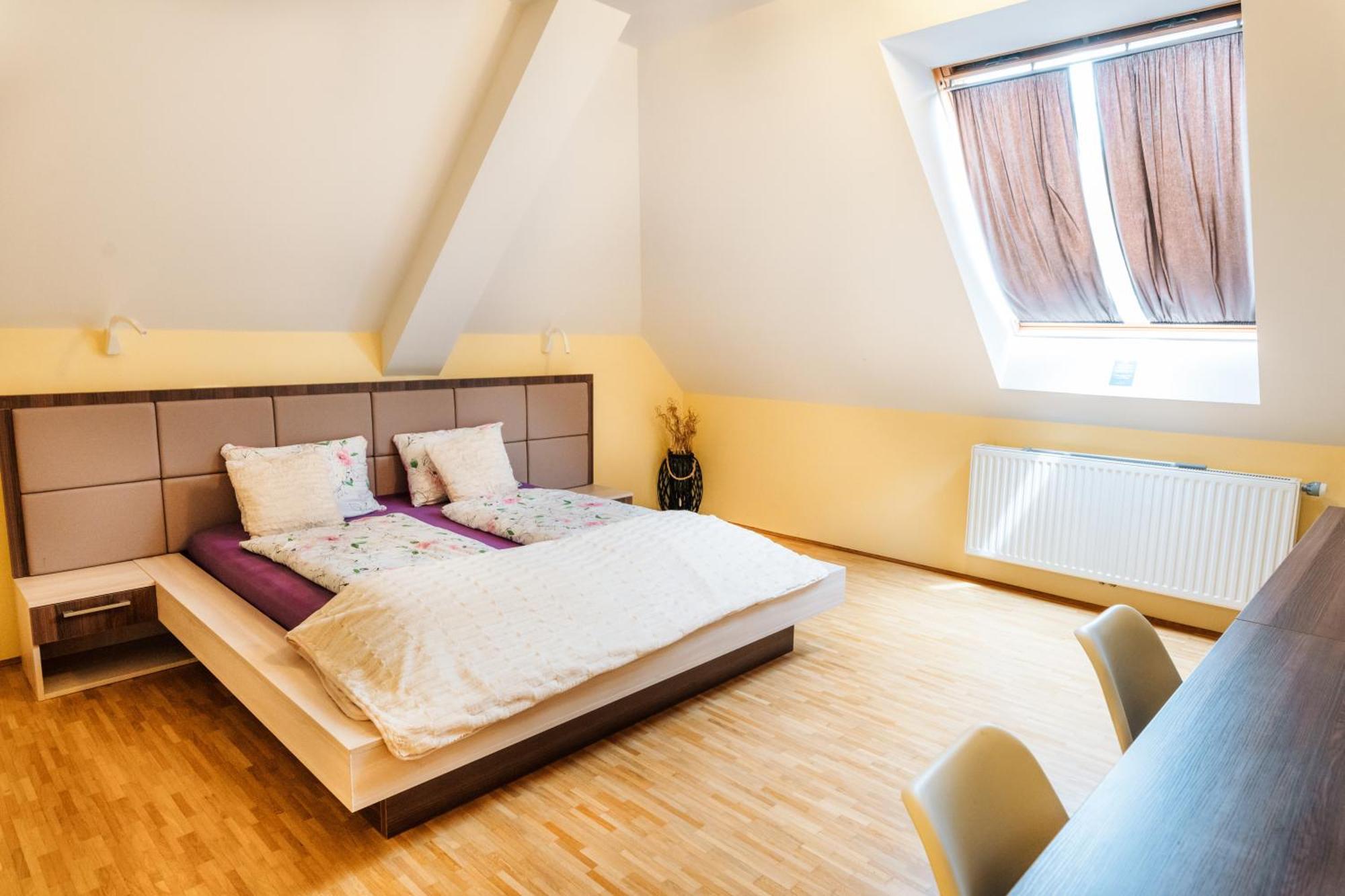 Dvorec Trebnik - Sobe Slovenske Konjice Exteriör bild