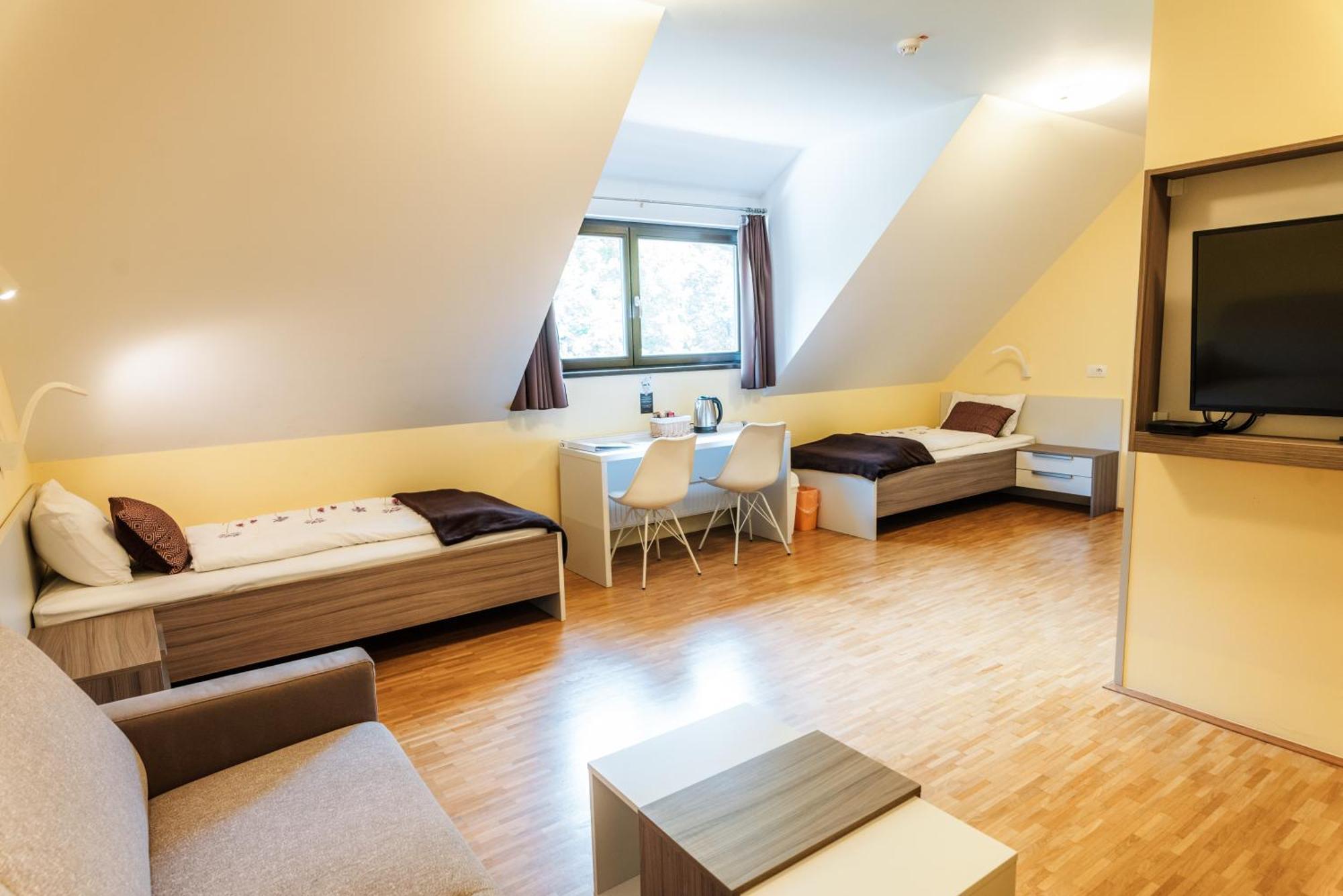Dvorec Trebnik - Sobe Slovenske Konjice Exteriör bild