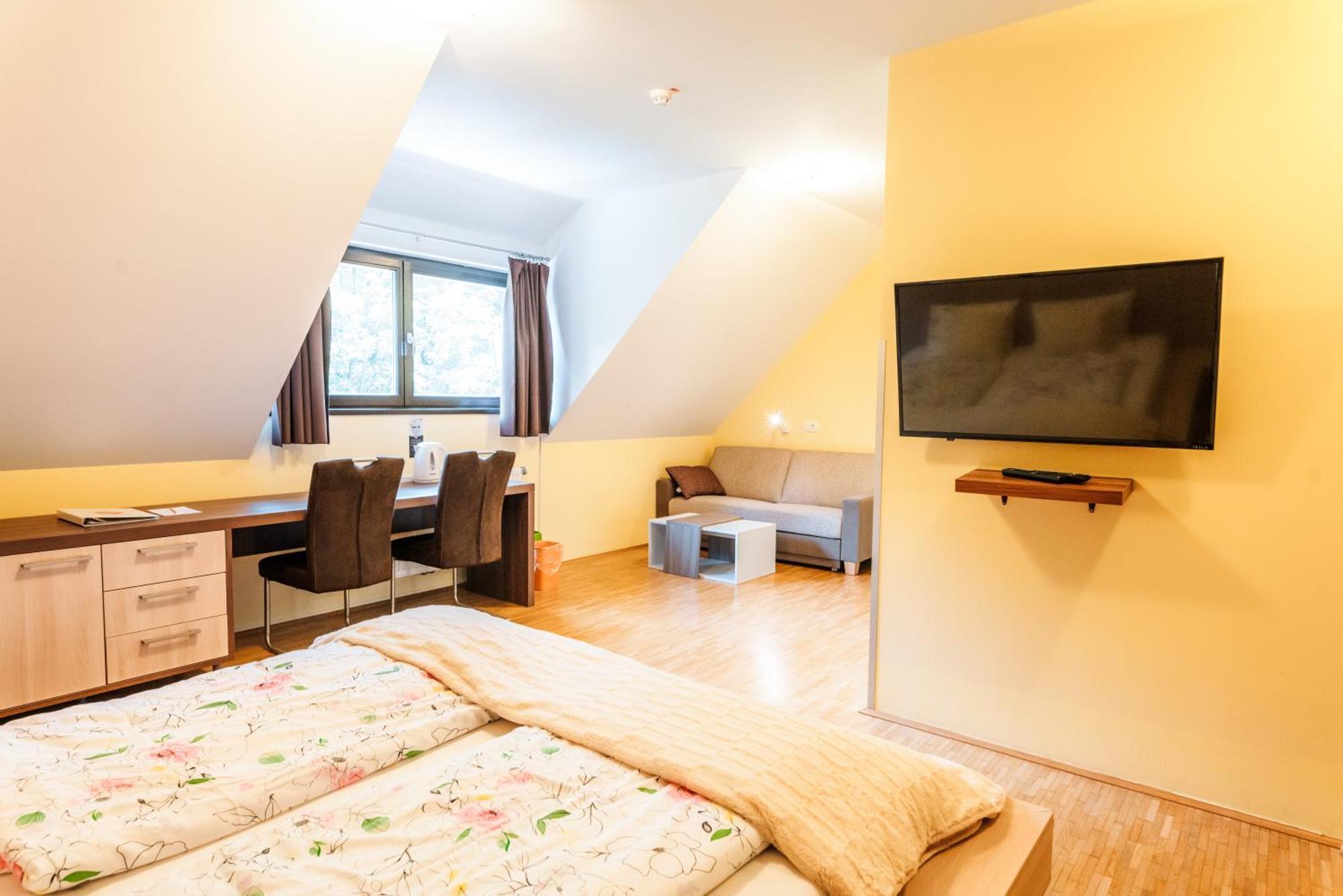 Dvorec Trebnik - Sobe Slovenske Konjice Exteriör bild
