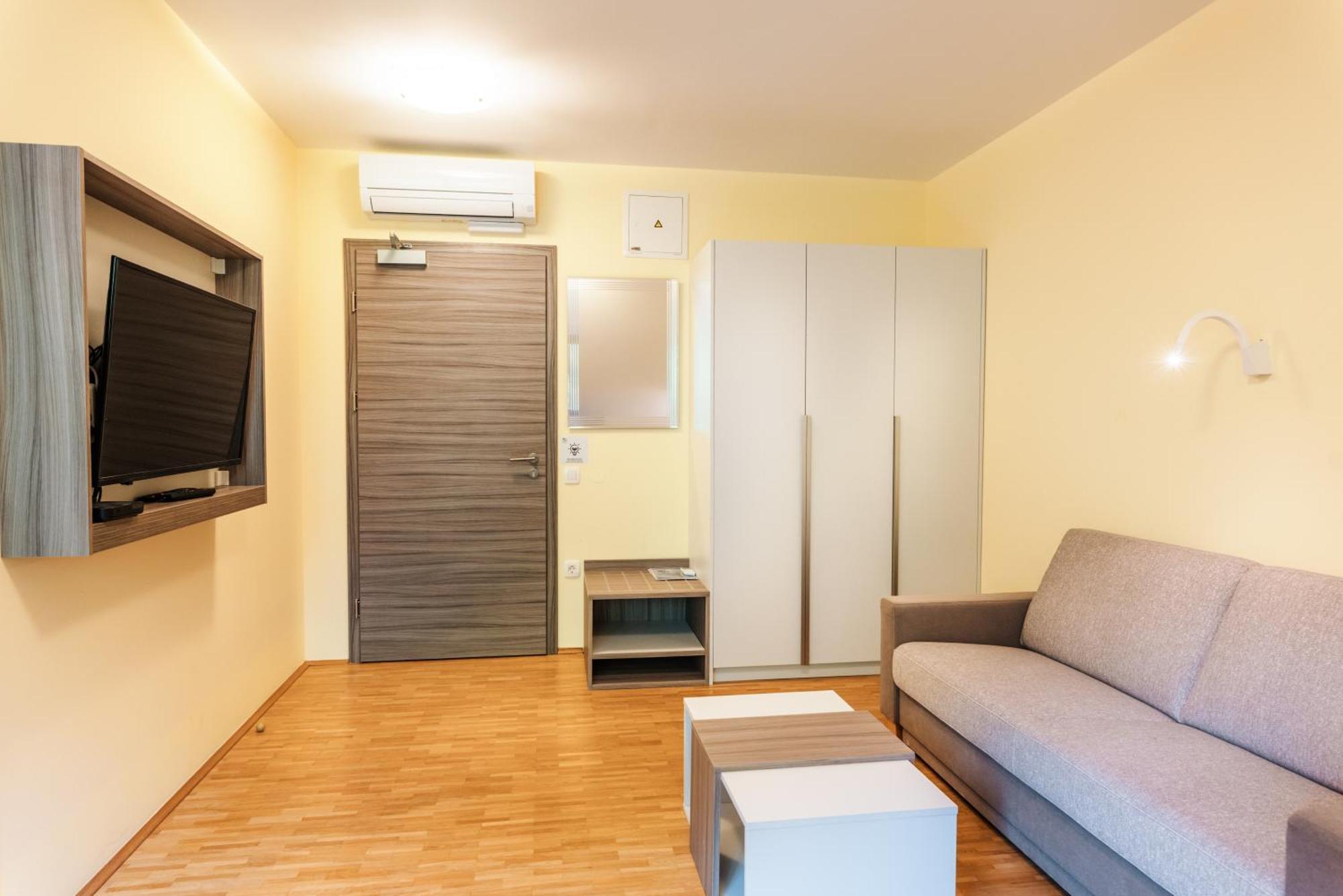 Dvorec Trebnik - Sobe Slovenske Konjice Exteriör bild