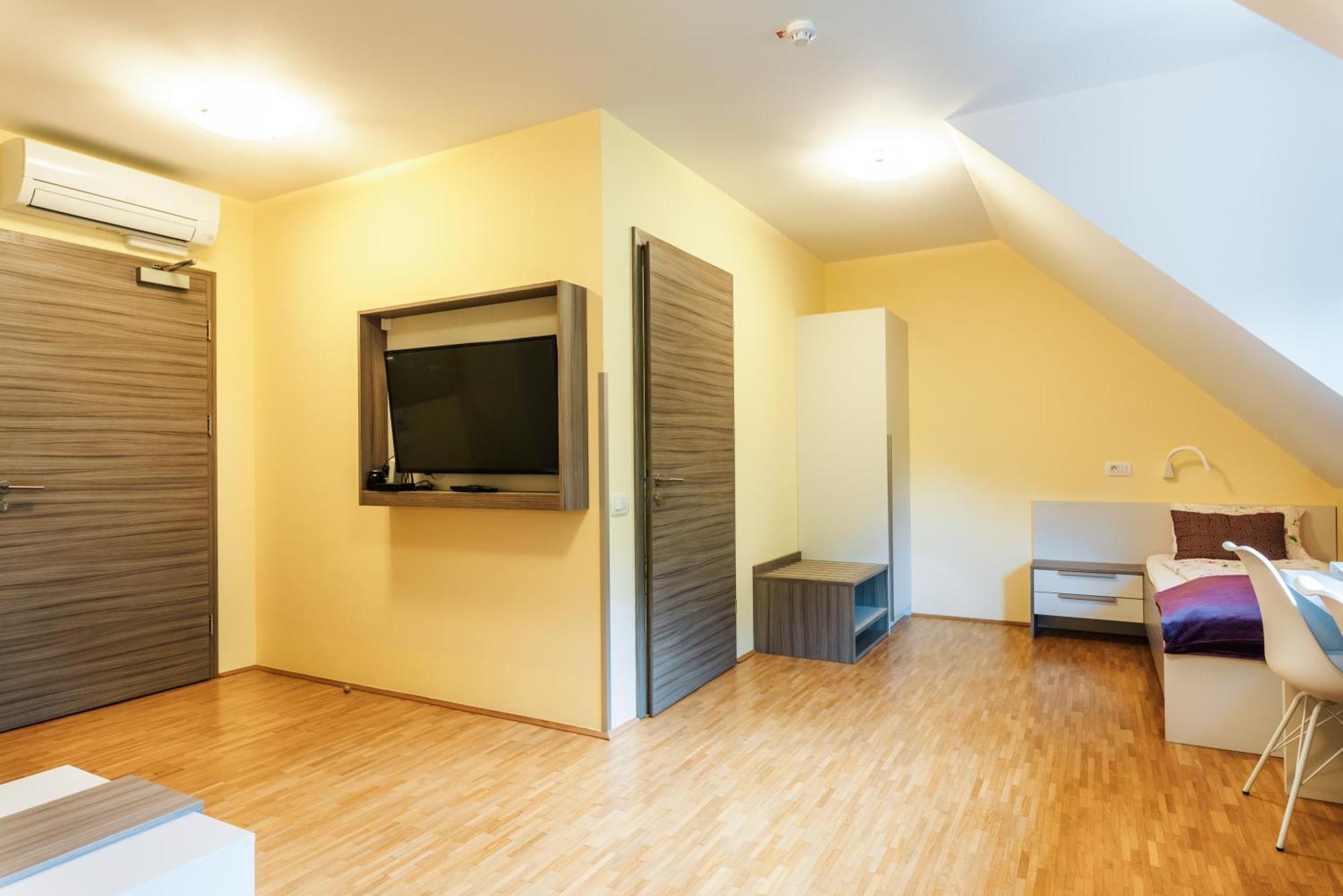 Dvorec Trebnik - Sobe Slovenske Konjice Exteriör bild