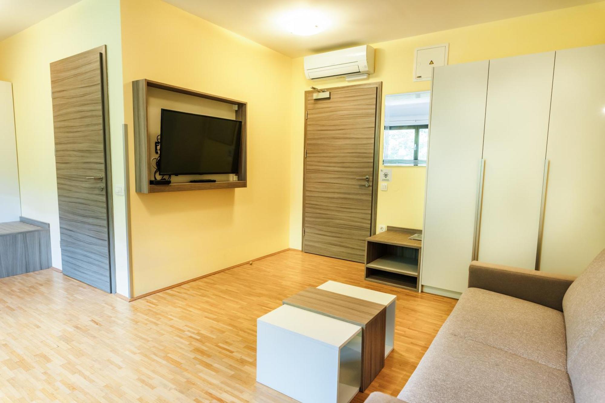 Dvorec Trebnik - Sobe Slovenske Konjice Exteriör bild